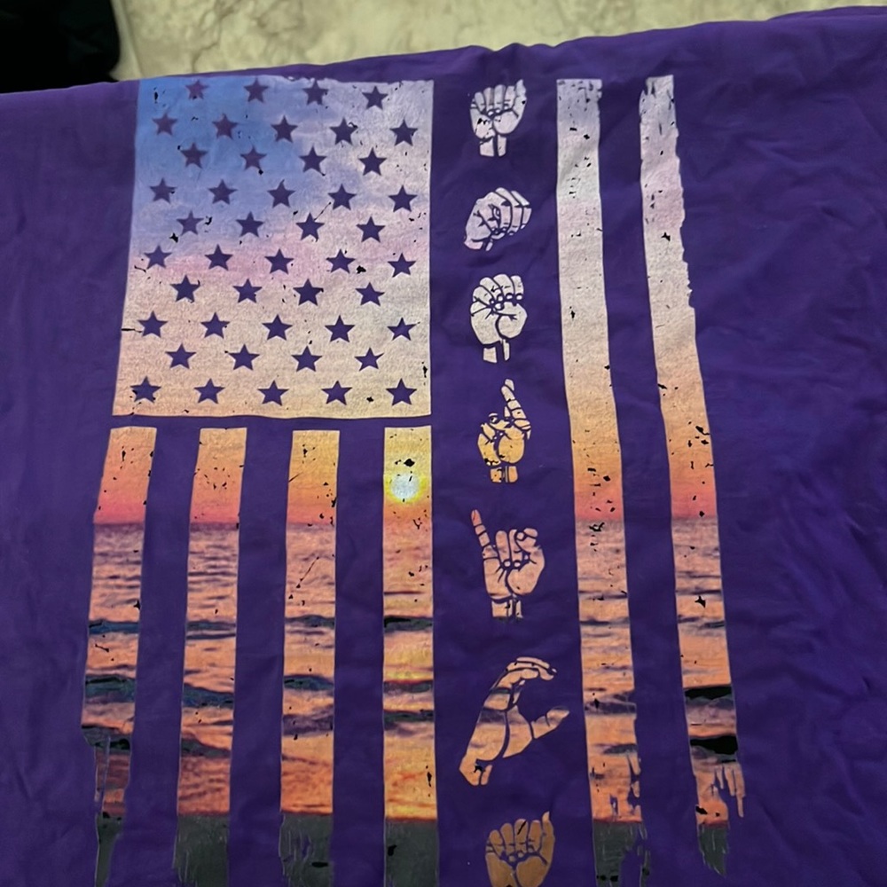 Short sleeve American Sign Language “America”